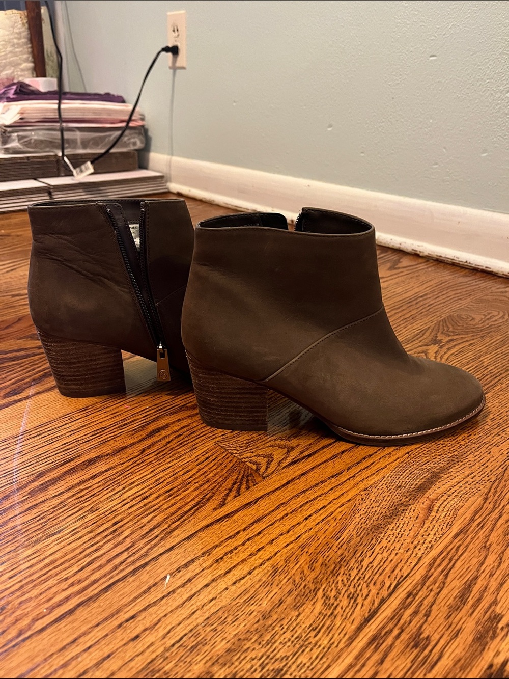 Blondo Taupe Leather Ankle Boots Stacked Heel Waterproof